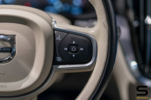 Volvo V60 2.0 T5 Momentum|NAP|Rdesign|Leder|Cam|Stoelverwarm