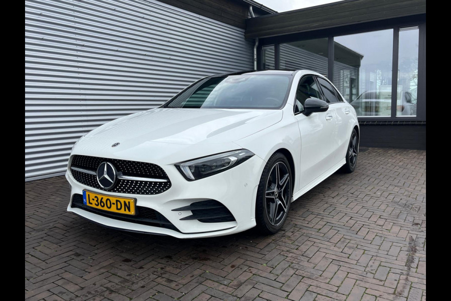 Mercedes-Benz A-Klasse 180 Business Solution AMG panorama dak night sfeer licht vol vol