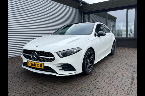 Mercedes-Benz A-Klasse 180 Business Solution AMG panorama dak night sfeer licht vol vol