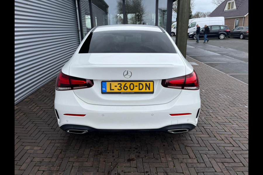 Mercedes-Benz A-Klasse 180 Business Solution AMG panorama dak night sfeer licht vol vol