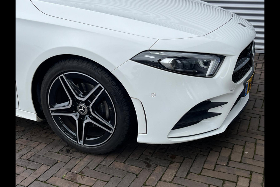 Mercedes-Benz A-Klasse 180 Business Solution AMG panorama dak night sfeer licht vol vol