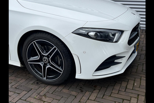 Mercedes-Benz A-Klasse 180 Business Solution AMG panorama dak night sfeer licht vol vol