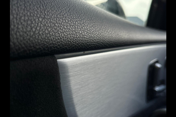 Mercedes-Benz A-Klasse 180 Business Solution AMG panorama dak night sfeer licht vol vol