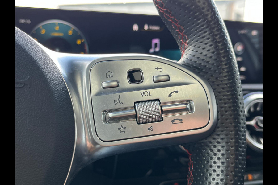 Mercedes-Benz A-Klasse 180 Business Solution AMG panorama dak night sfeer licht vol vol