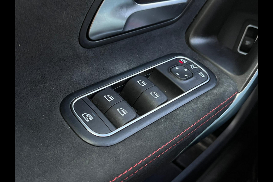 Mercedes-Benz A-Klasse 180 Business Solution AMG panorama dak night sfeer licht vol vol