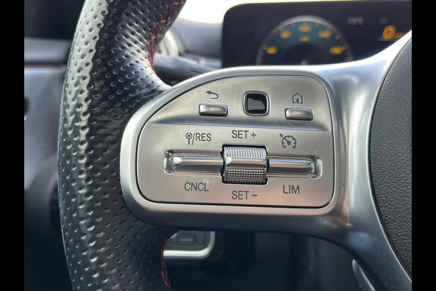 Mercedes-Benz A-Klasse 180 Business Solution AMG panorama dak night sfeer licht vol vol