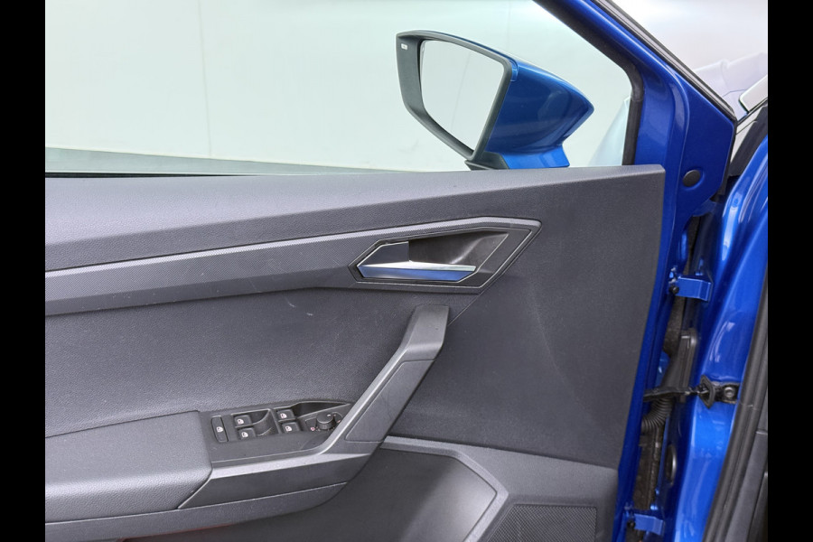 Seat Arona 1.0TSI NW Model Two-Tone Navi* Draadloos-Apple Carplay Android PDC Cruise Control ECC Style Lmv Privacy Glas Regen-Lichtsensor Isofix DAB Bluetooth Led 1e Eigenaar Origineel Nederlandse Auto