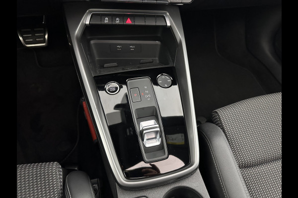 Audi A3 Limousine 35 TFSI S-Line Edition (INCL-BTW) Aut. *PANO | LEATHER-FABRIC | FULL-LED | AMBIENTLIGHT | SPORTSEATS | DIGI-COCKPIT | NAVI-FULLMAP | PRIVACYGLASS | SHIFTPADDLES | DAB+ | ADAPTIVE-CRUISE | 17"ALU*