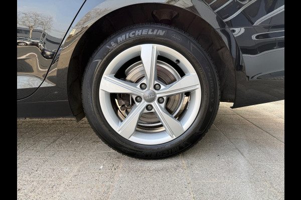 Audi A4 35 TFSI Sport AUT ECC/PDC/LED/XENON/LMV18/LEDER/NAVI