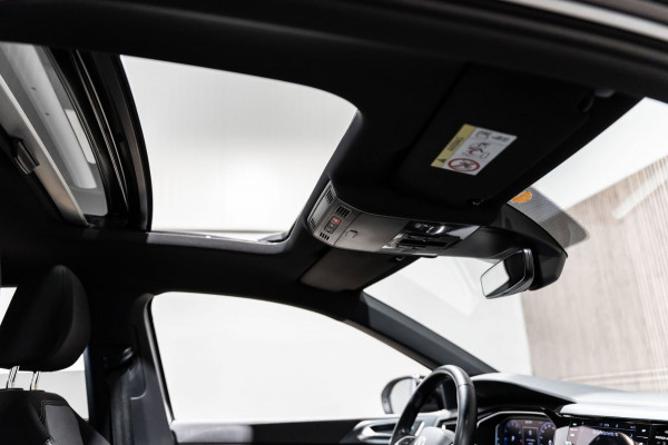 Volkswagen Taigo 1.0 TSI R-Line DSG IQ PANO LED