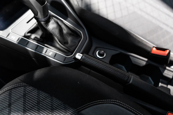 Volkswagen Taigo 1.0 TSI R-Line DSG IQ PANO LED