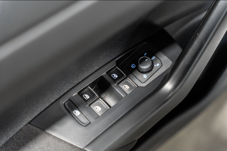 Volkswagen Taigo 1.0 TSI R-Line DSG IQ PANO LED