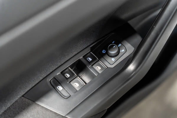 Volkswagen Taigo 1.0 TSI R-Line DSG IQ PANO LED