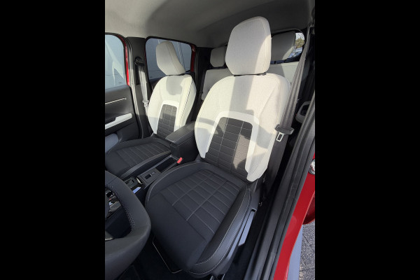 Citroën C3 110pk Hybrid Max (Camera - LED - Automatische Airco - Navigatie - Parkeersensoren - Apple Carplay)