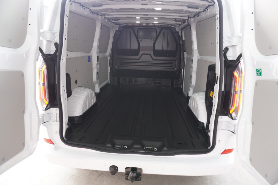 Ford E-Transit Cust. 320L L2H1 Limited 65 kWh Automaat met Powerpack Nr. V044 | Airco | Cruise | Apple CP- Android auto | Trekhaak