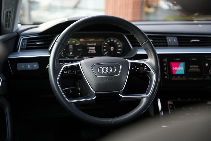 Audi e-tron 55 quattro edition 95 kWh Cruise Clima LED Camera 408 pk!