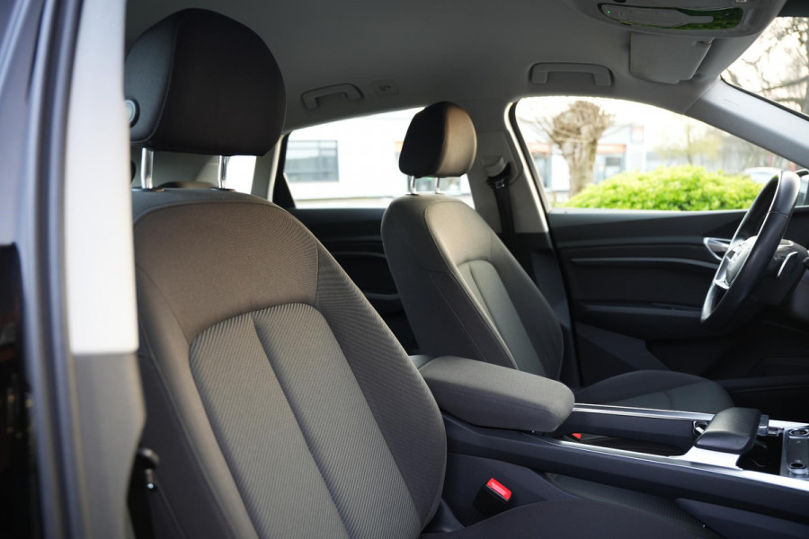 Audi e-tron 55 quattro edition 95 kWh Cruise Clima LED Camera 408 pk!