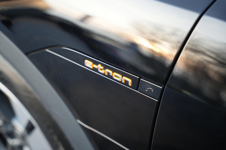 Audi e-tron 55 quattro edition 95 kWh Cruise Clima LED Camera 408 pk!