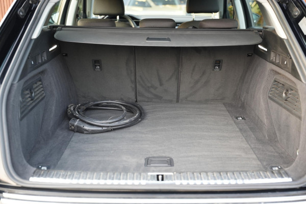 Audi e-tron 55 quattro edition 95 kWh Cruise Clima LED Camera 408 pk!