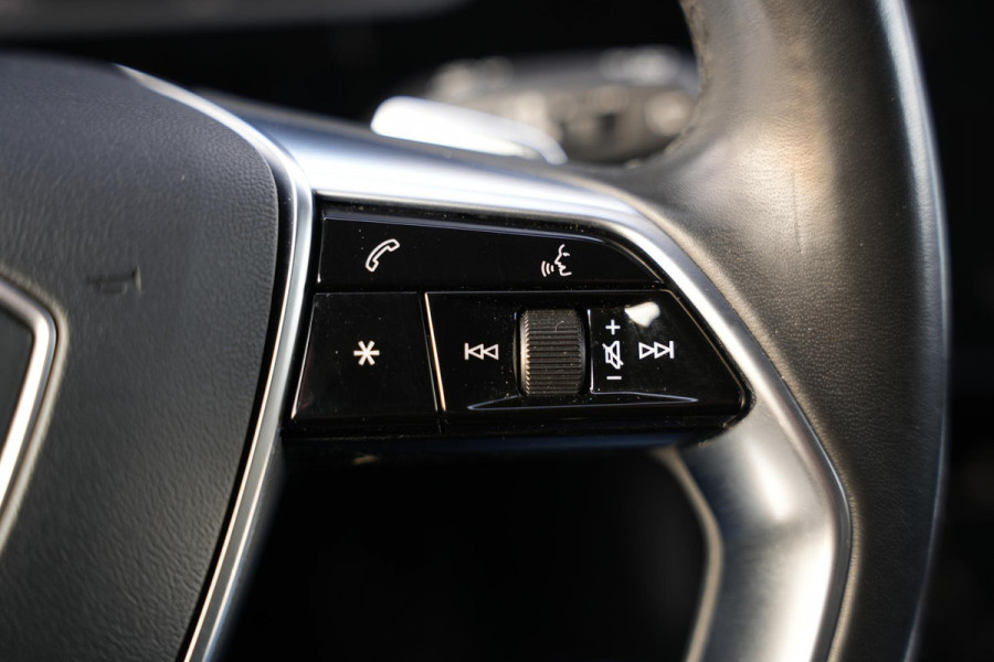 Audi e-tron 55 quattro edition 95 kWh Cruise Clima LED Camera 408 pk!