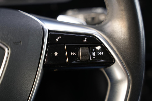 Audi e-tron 55 quattro edition 95 kWh Cruise Clima LED Camera 408 pk!