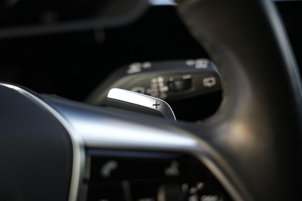Audi e-tron 55 quattro edition 95 kWh Cruise Clima LED Camera 408 pk!