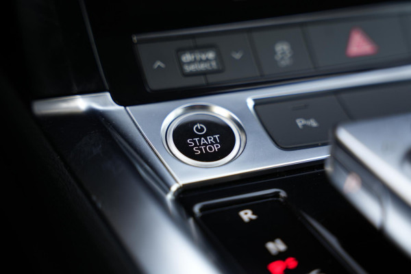 Audi e-tron 55 quattro edition 95 kWh Cruise Clima LED Camera 408 pk!