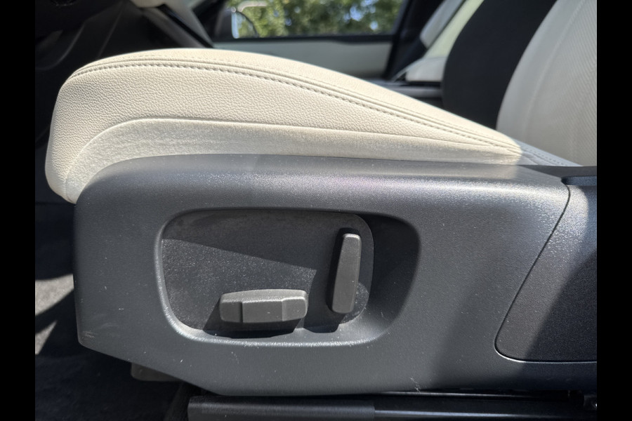 Land Rover Range Rover Velar 2.0 250PK AWD R-DYNAMIC BLACK PACK SE LEDER/VIRTUAL/PANORAMADAK****