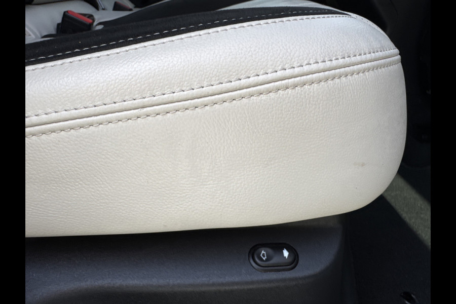 Land Rover Range Rover Velar 2.0 250PK AWD R-DYNAMIC BLACK PACK SE LEDER/VIRTUAL/PANORAMADAK****