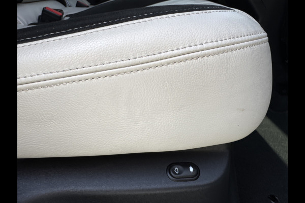 Land Rover Range Rover Velar 2.0 250PK AWD R-DYNAMIC BLACK PACK SE LEDER/VIRTUAL/PANORAMADAK****