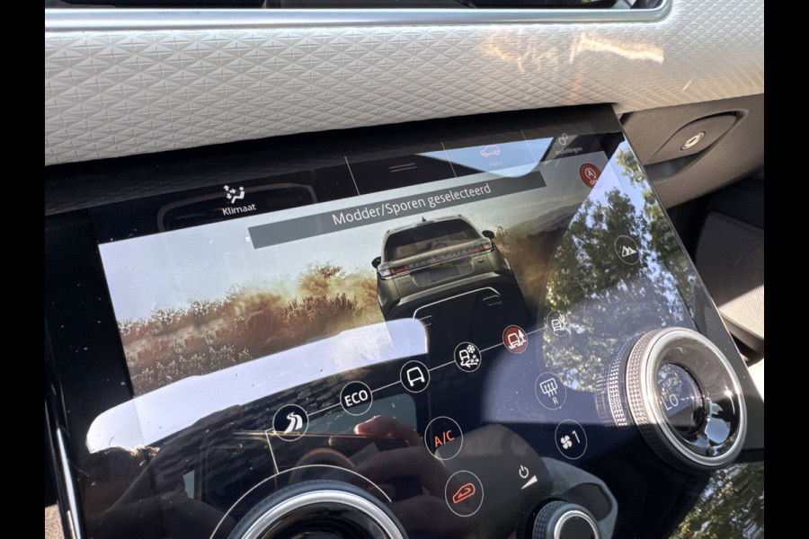Land Rover Range Rover Velar 2.0 250PK AWD R-DYNAMIC BLACK PACK SE LEDER/VIRTUAL/PANORAMADAK****