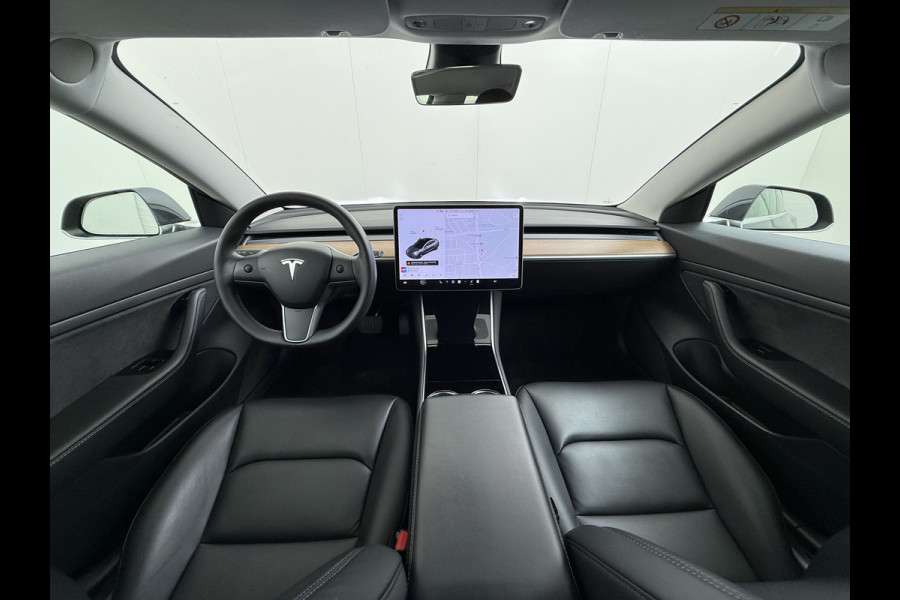 Tesla Model 3 SR+ 325PK LFP-Accu Trekhaak AutoPilot Leer Pano-Dak Adaptive Cruise Lmv 18" Camera's Elektr.-Stuur+Stoelen+Spiegels+Geheugen+Eas SOH 87% Ecc Navi Led DAB Voorverwarmen interieur via App Keyless One-Pedal-Drive 1.000KG Trekgewicht 1e Eigenaar Origineel Nederlandse Auto Fabrieksgarantie op Accu en Motor tot 10-12-2028/160.000km LFP accu dus 100% opladen !