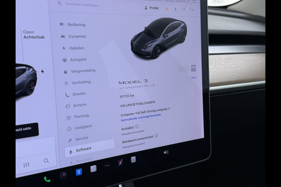 Tesla Model 3 SR+ 325PK LFP-Accu Trekhaak AutoPilot Leer Pano-Dak Adaptive Cruise Lmv 18" Camera's Elektr.-Stuur+Stoelen+Spiegels+Geheugen+Eas SOH 87% Ecc Navi Led DAB Voorverwarmen interieur via App Keyless One-Pedal-Drive 1.000KG Trekgewicht 1e Eigenaar Origineel Nederlandse Auto Fabrieksgarantie op Accu en Motor tot 10-12-2028/160.000km LFP accu dus 100% opladen !