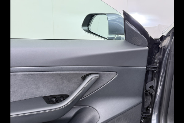Tesla Model 3 SR+ 325PK LFP-Accu Trekhaak AutoPilot Leer Pano-Dak Adaptive Cruise Lmv 18" Camera's Elektr.-Stuur+Stoelen+Spiegels+Geheugen+Eas SOH 87% Ecc Navi Led DAB Voorverwarmen interieur via App Keyless One-Pedal-Drive 1.000KG Trekgewicht 1e Eigenaar Origineel Nederlandse Auto Fabrieksgarantie op Accu en Motor tot 10-12-2028/160.000km LFP accu dus 100% opladen !