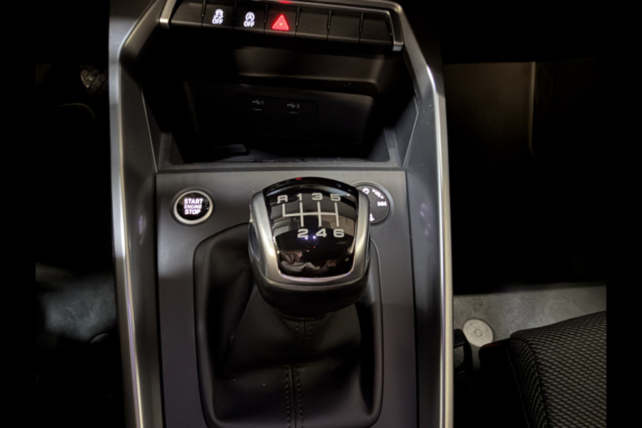 Audi A3 Sportback 30 TFSI Business edition | Nieuw model | Virtual cockpit | Carplay | Full LED | Sportstoelen