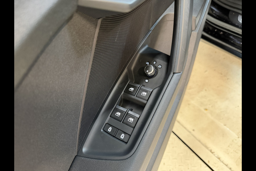 Audi A3 Sportback 30 TFSI Business edition | Nieuw model | Virtual cockpit | Carplay | Full LED | Sportstoelen