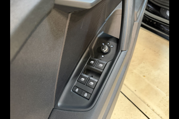 Audi A3 Sportback 30 TFSI Business edition | Nieuw model | Virtual cockpit | Carplay | Full LED | Sportstoelen