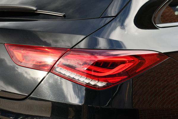 Mercedes-Benz CLA-Klasse Shooting Brake 250 e AMG Pano 360-cam Night 19inch