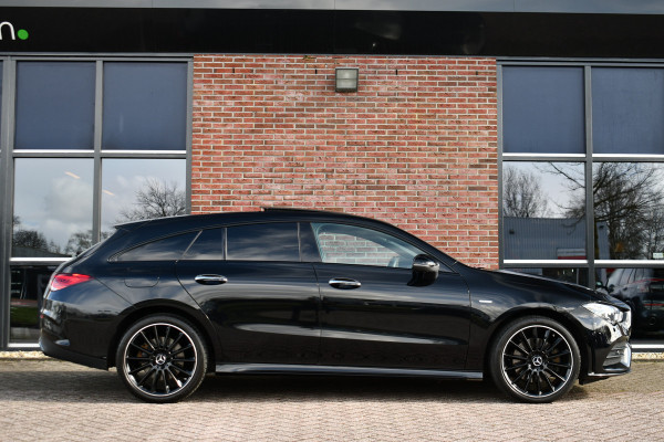 Mercedes-Benz CLA-Klasse Shooting Brake 250 e AMG Pano 360-cam Night 19inch