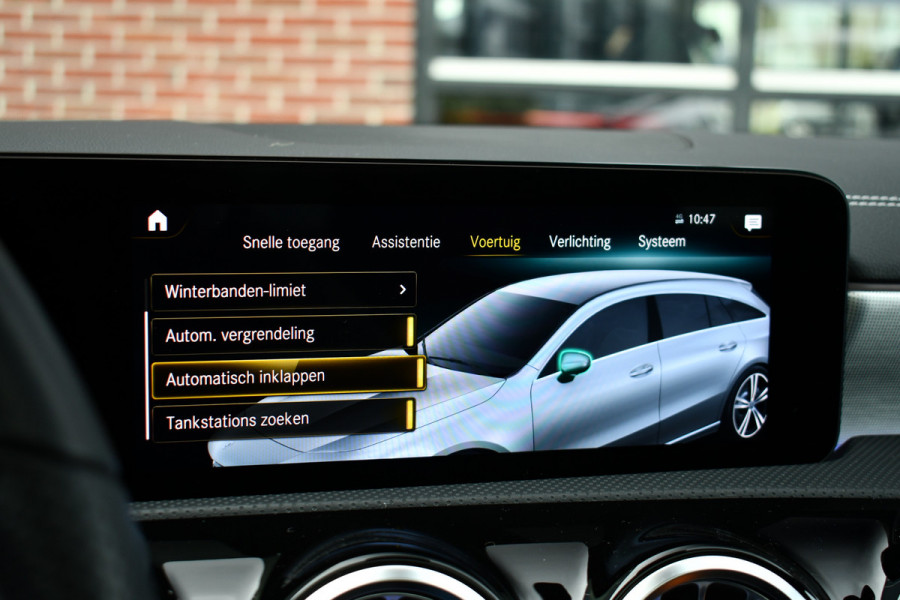 Mercedes-Benz CLA-Klasse Shooting Brake 250 e AMG Pano 360-cam Night 19inch