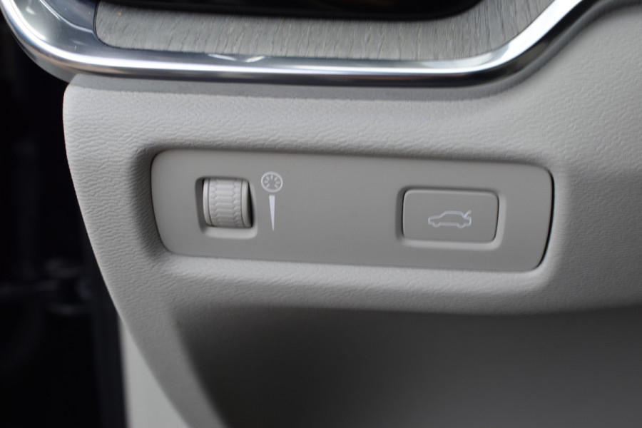 Volvo V60 Cross Country B5 265PK Automaat AWD Pro | Trekhaak | ACC | Blis | Camera | Styling kit | 20"LMV