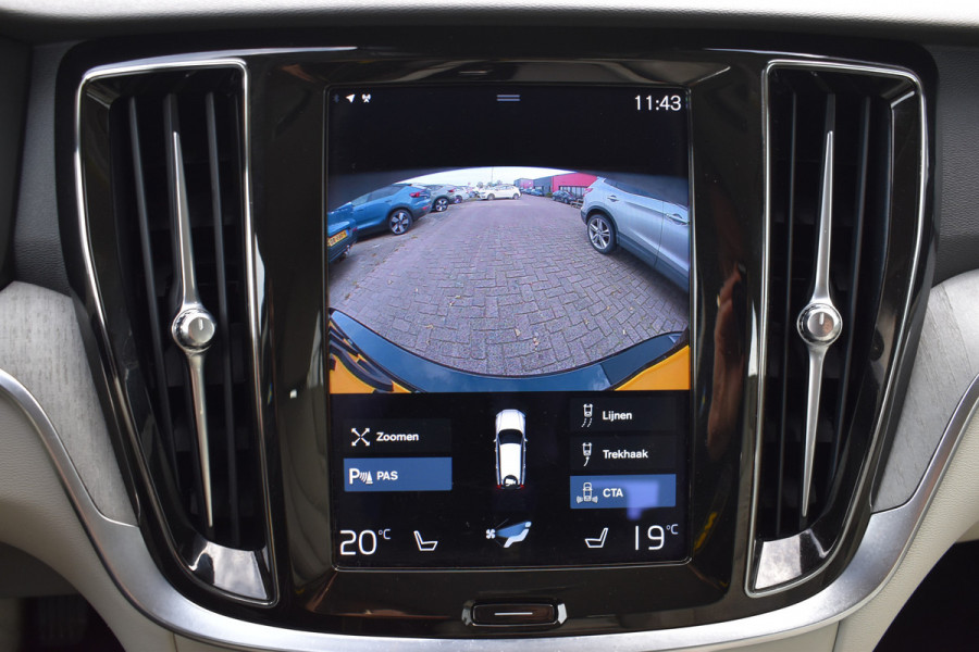 Volvo V60 Cross Country B5 265PK Automaat AWD Pro | Trekhaak | ACC | Blis | Camera | Styling kit | 20"LMV