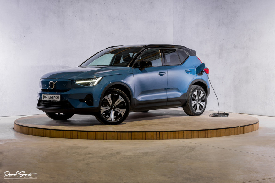 Volvo XC40 Recharge Twin Ultimate 78 kWh | Zwenkbare trekhaak | Panorama dak | Adaptieve cruise | Blis | Harman Kardon |