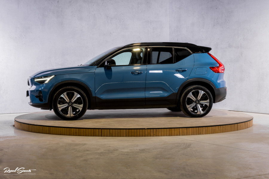 Volvo XC40 Recharge Twin Ultimate 78 kWh | Zwenkbare trekhaak | Panorama dak | Adaptieve cruise | Blis | Harman Kardon |