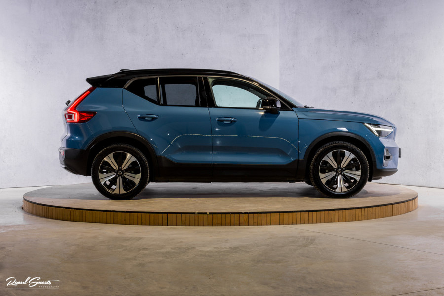 Volvo XC40 Recharge Twin Ultimate 78 kWh | Zwenkbare trekhaak | Panorama dak | Adaptieve cruise | Blis | Harman Kardon |