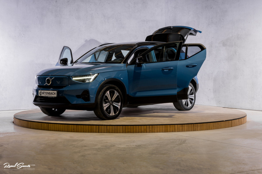 Volvo XC40 Recharge Twin Ultimate 78 kWh | Zwenkbare trekhaak | Panorama dak | Adaptieve cruise | Blis | Harman Kardon |