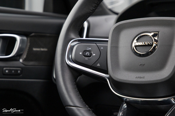 Volvo XC40 Recharge Twin Ultimate 78 kWh | Zwenkbare trekhaak | Panorama dak | Adaptieve cruise | Blis | Harman Kardon |