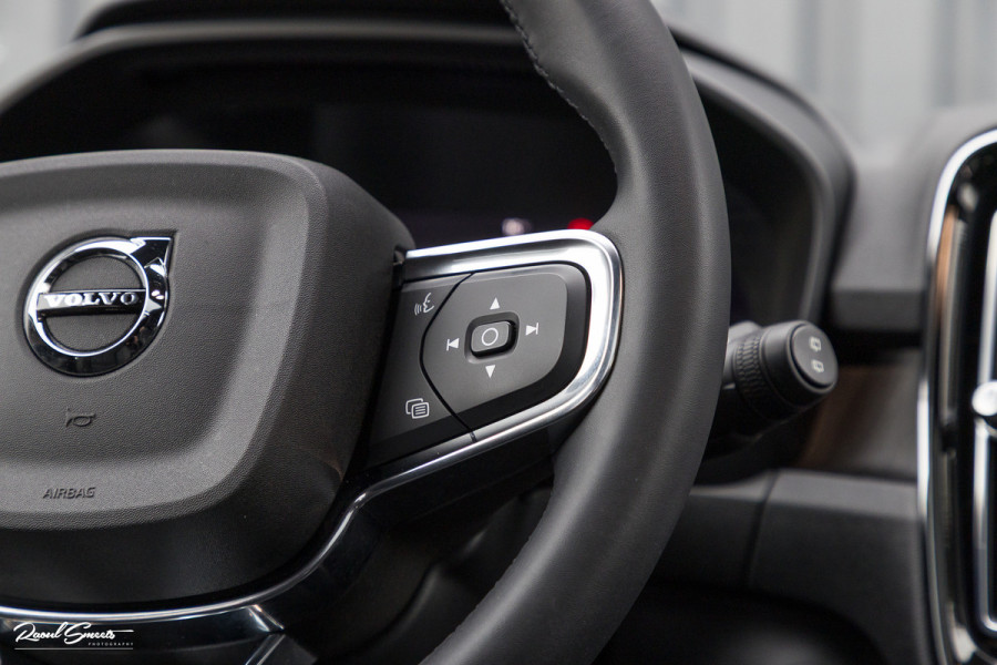 Volvo XC40 Recharge Twin Ultimate 78 kWh | Zwenkbare trekhaak | Panorama dak | Adaptieve cruise | Blis | Harman Kardon |