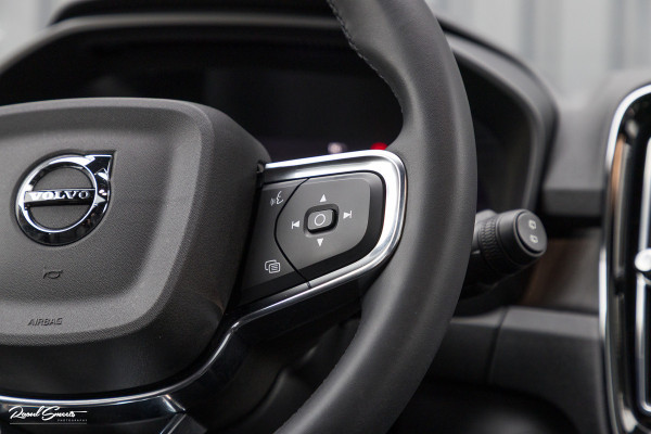 Volvo XC40 Recharge Twin Ultimate 78 kWh | Zwenkbare trekhaak | Panorama dak | Adaptieve cruise | Blis | Harman Kardon |