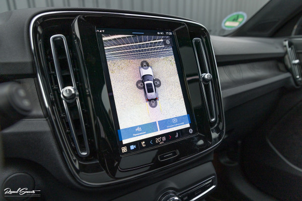 Volvo XC40 Recharge Twin Ultimate 78 kWh | Zwenkbare trekhaak | Panorama dak | Adaptieve cruise | Blis | Harman Kardon |